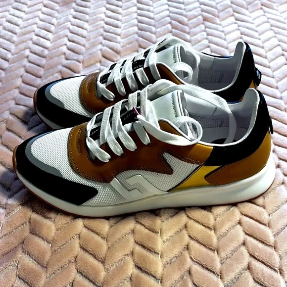 Women’s Rollie Sneaker Size 8/EU 39. ****New in Box*** - Picture 4 of 7